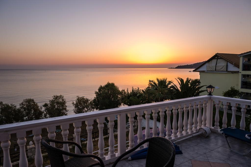 Laura Beach House Alykes  Dış mekan fotoğraf