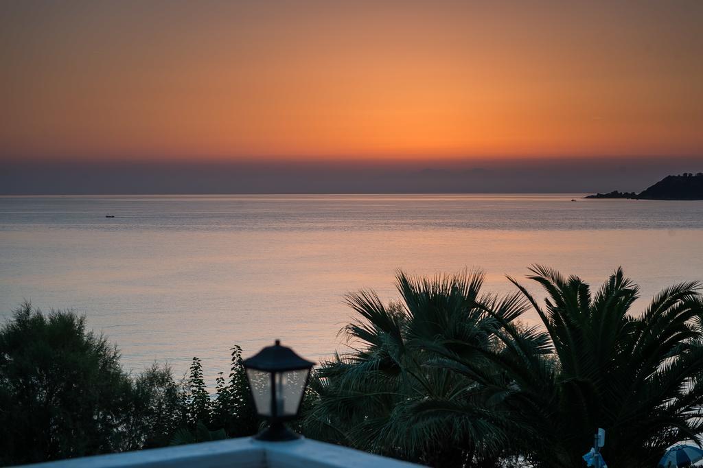 Laura Beach House Alykes  Dış mekan fotoğraf
