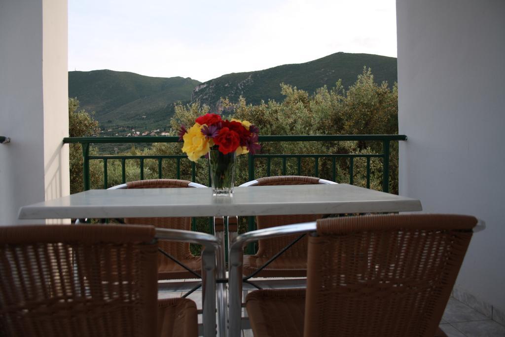 Laura Beach House Alykes  Dış mekan fotoğraf