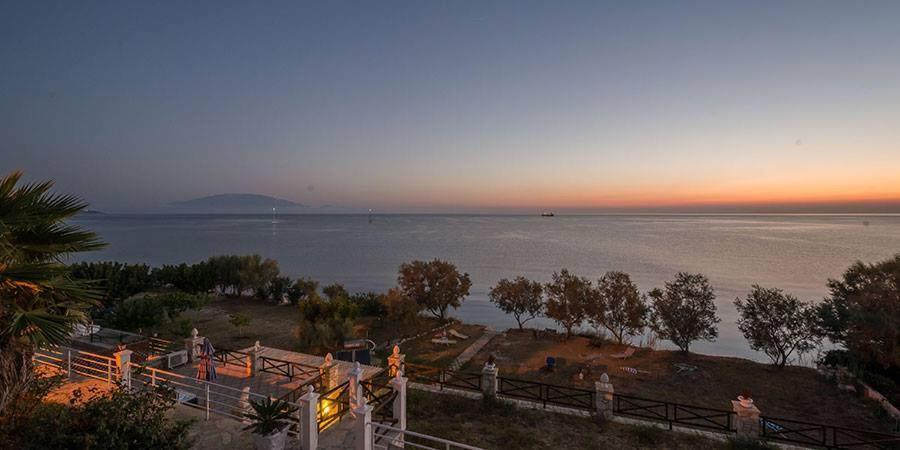 Laura Beach House Alykes  Dış mekan fotoğraf
