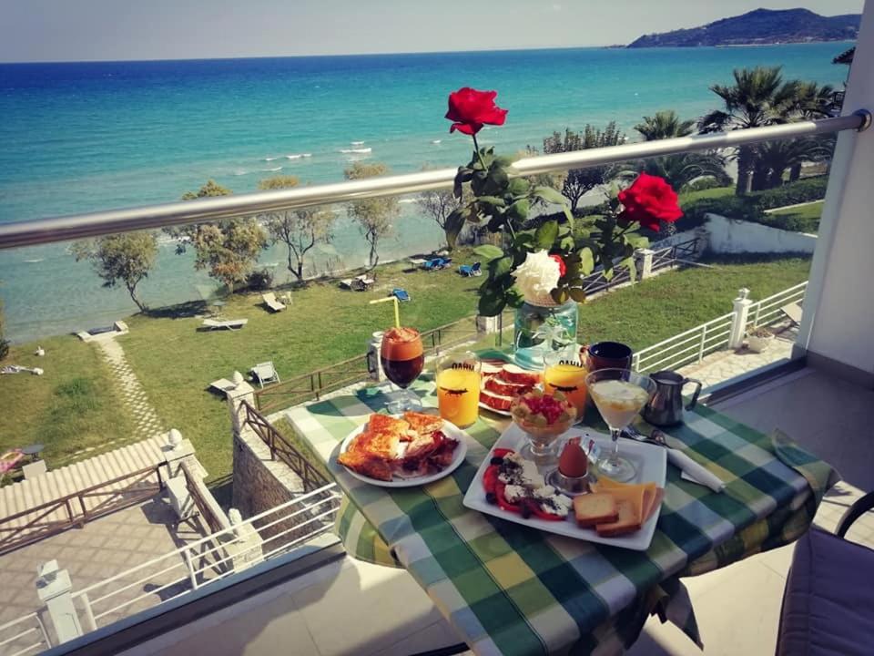 Laura Beach House Alykes  Dış mekan fotoğraf