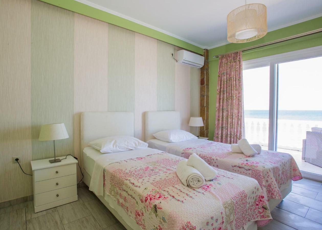 Laura Beach House Alykes  Dış mekan fotoğraf