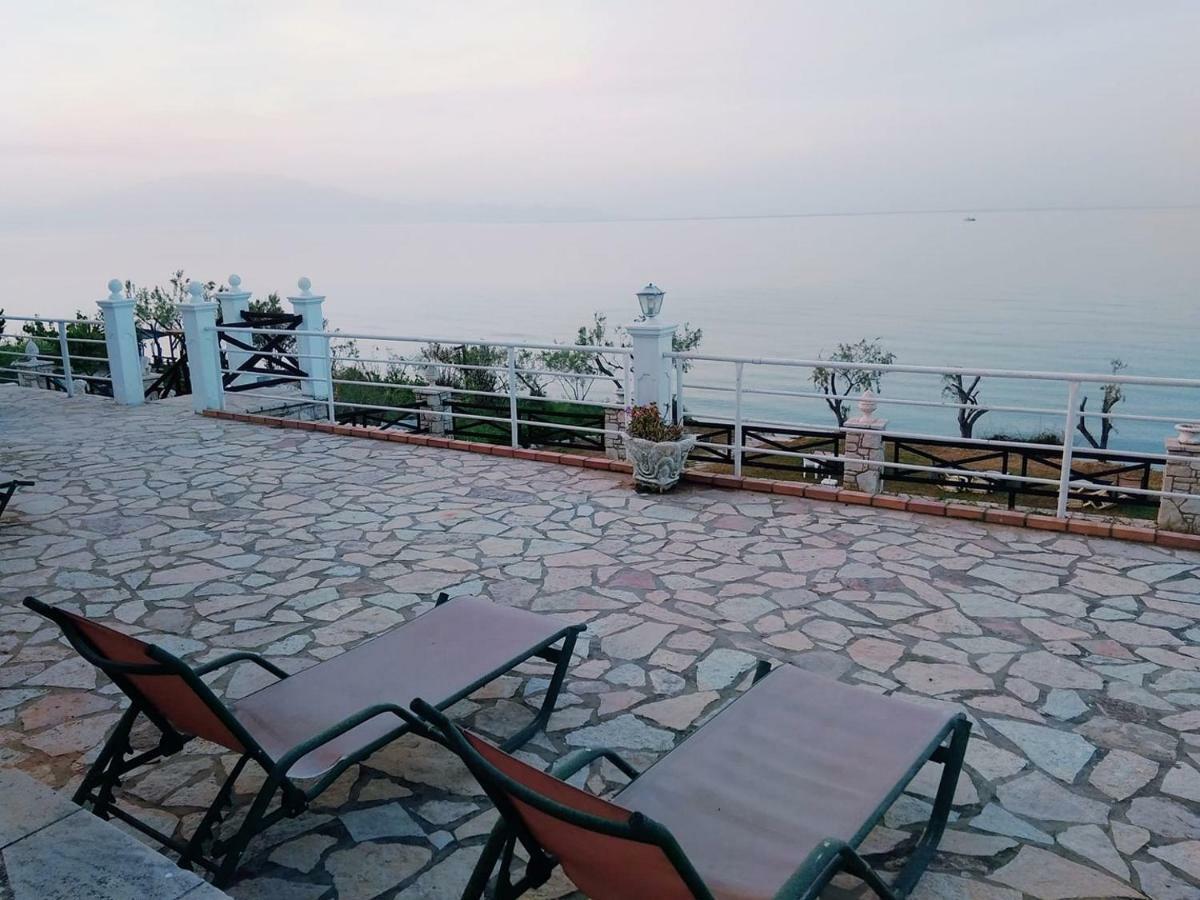 Laura Beach House Alykes  Dış mekan fotoğraf