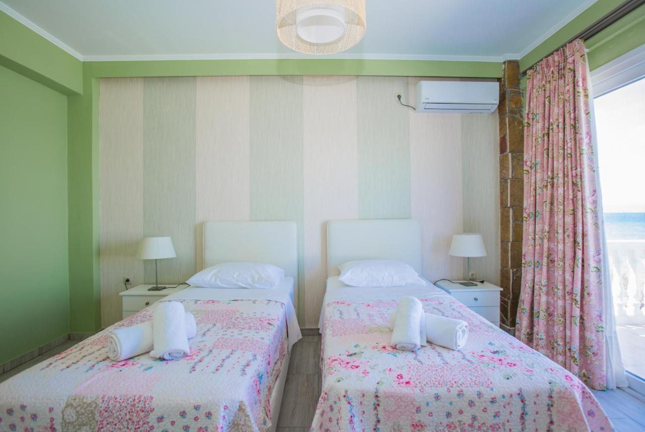 Laura Beach House Alykes  Dış mekan fotoğraf